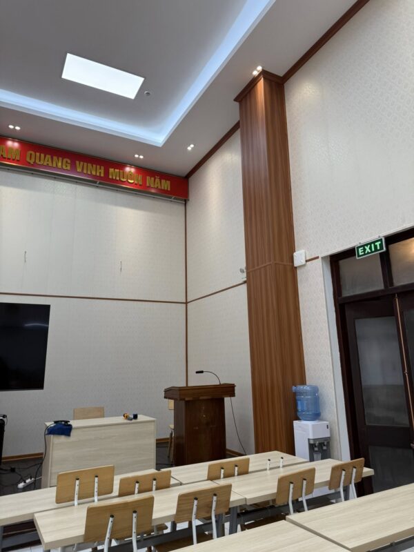 micro đại biểu cho phòng thuyết trình