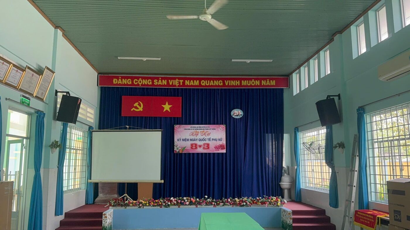 Giải pháp loa treo tường 2 bên âm thanh phủ đều