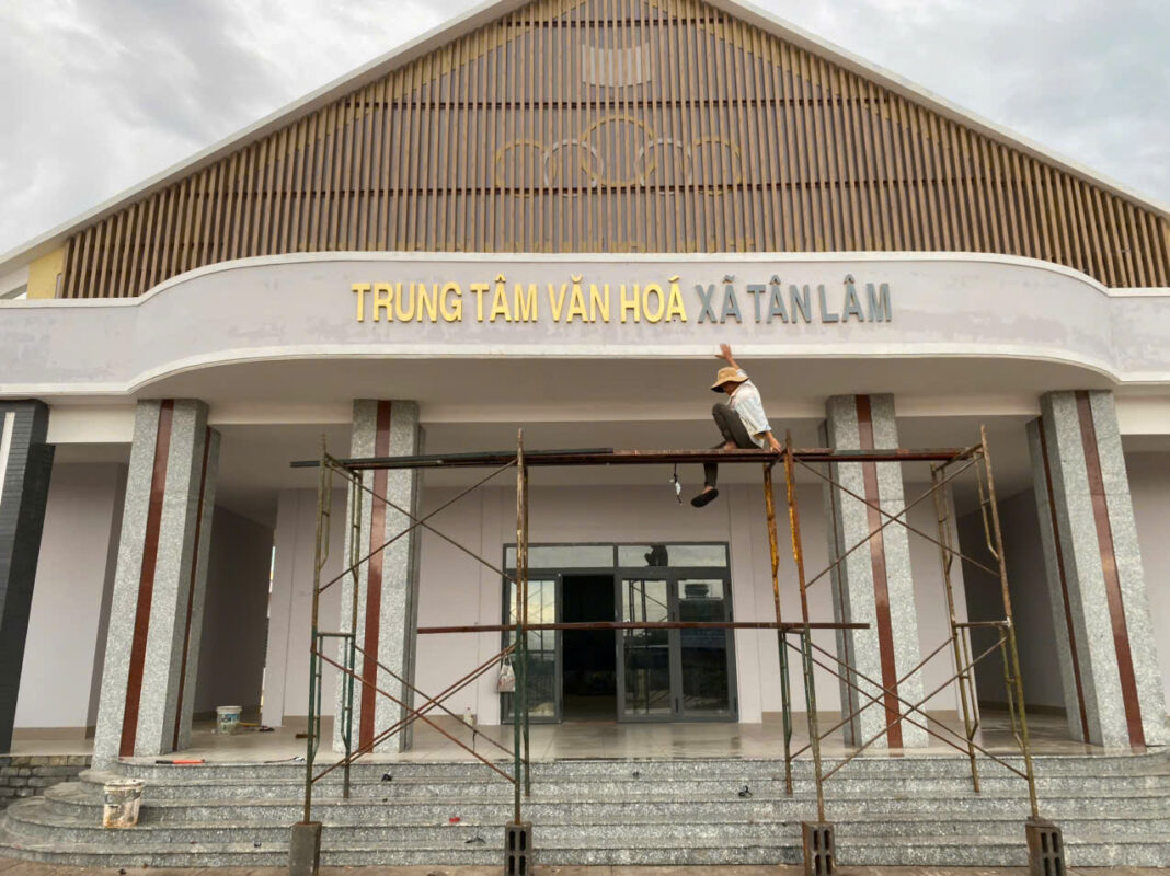 hội trường văn hóa xã tân lâm