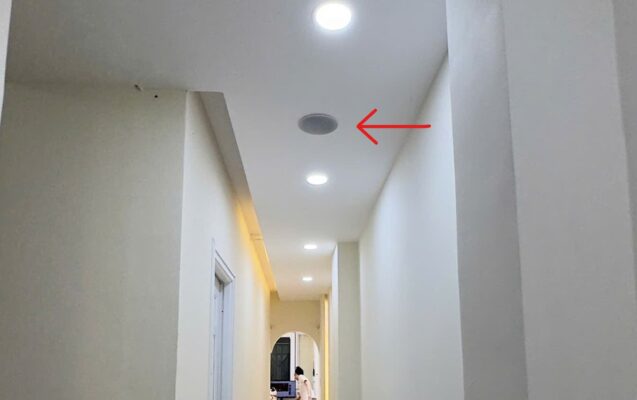 Loa được bố trí tại các vị trí khoa học để tối ưu độ phủ âm và nâng cao trải nghiệm nghe
