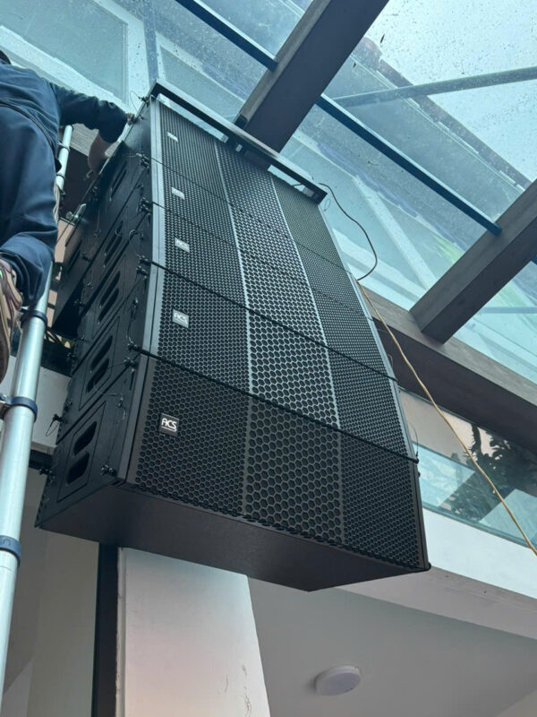 Loa hội trường array treo tường
