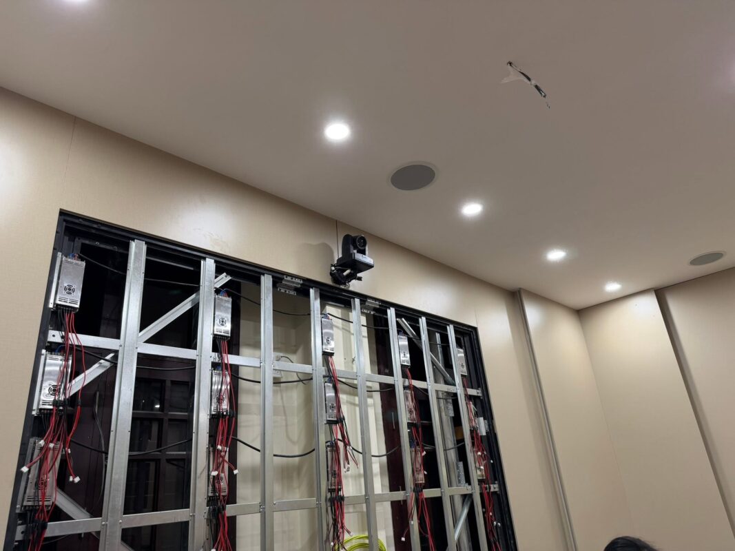 Lắp đặt camera trực tuyến cho phòng họp