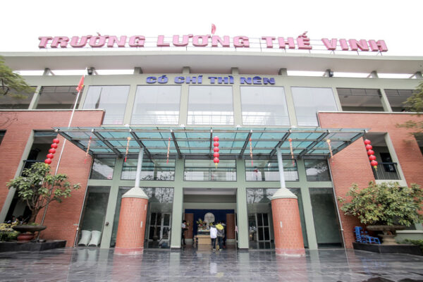 không gian ngoài trời của trường lương thế vinh