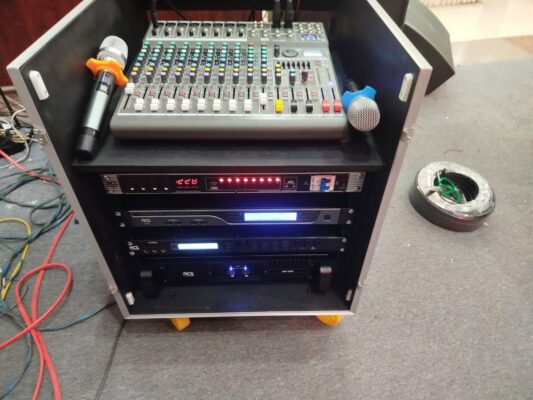Tủ mixer, cục đẩy và bộ xử lý trung tâm
