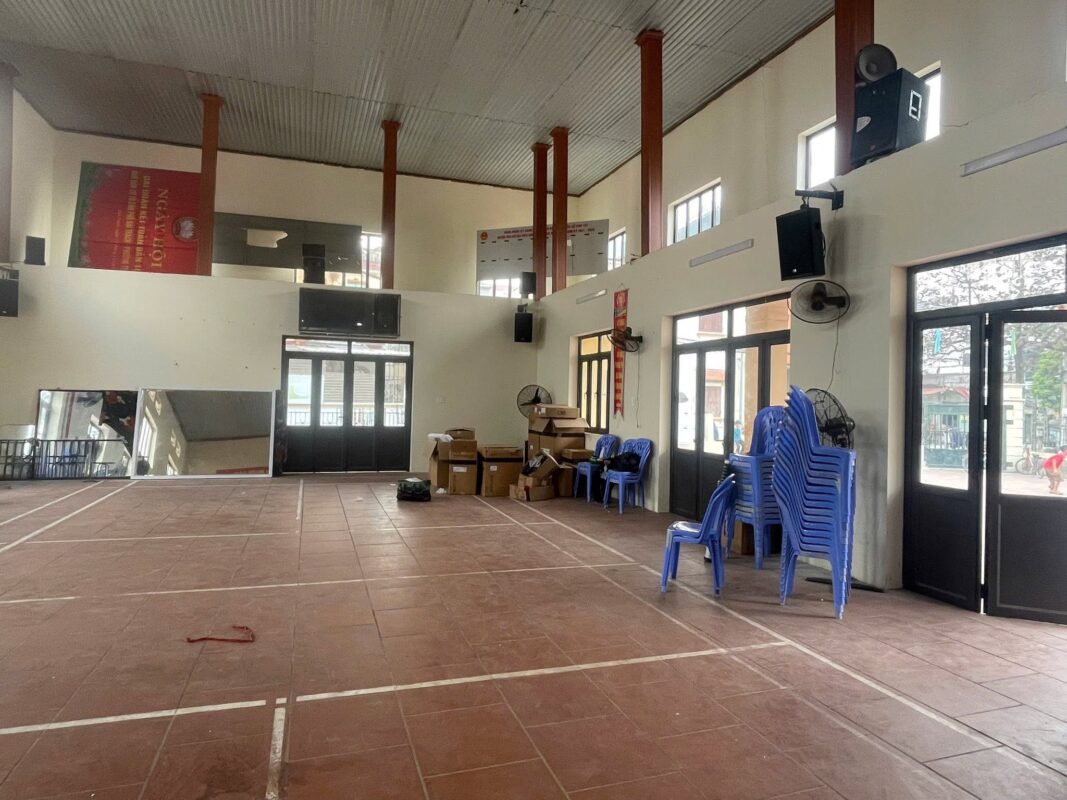 Hệ thống loa treo tường phủ đều âm thanh nhà văn hóa