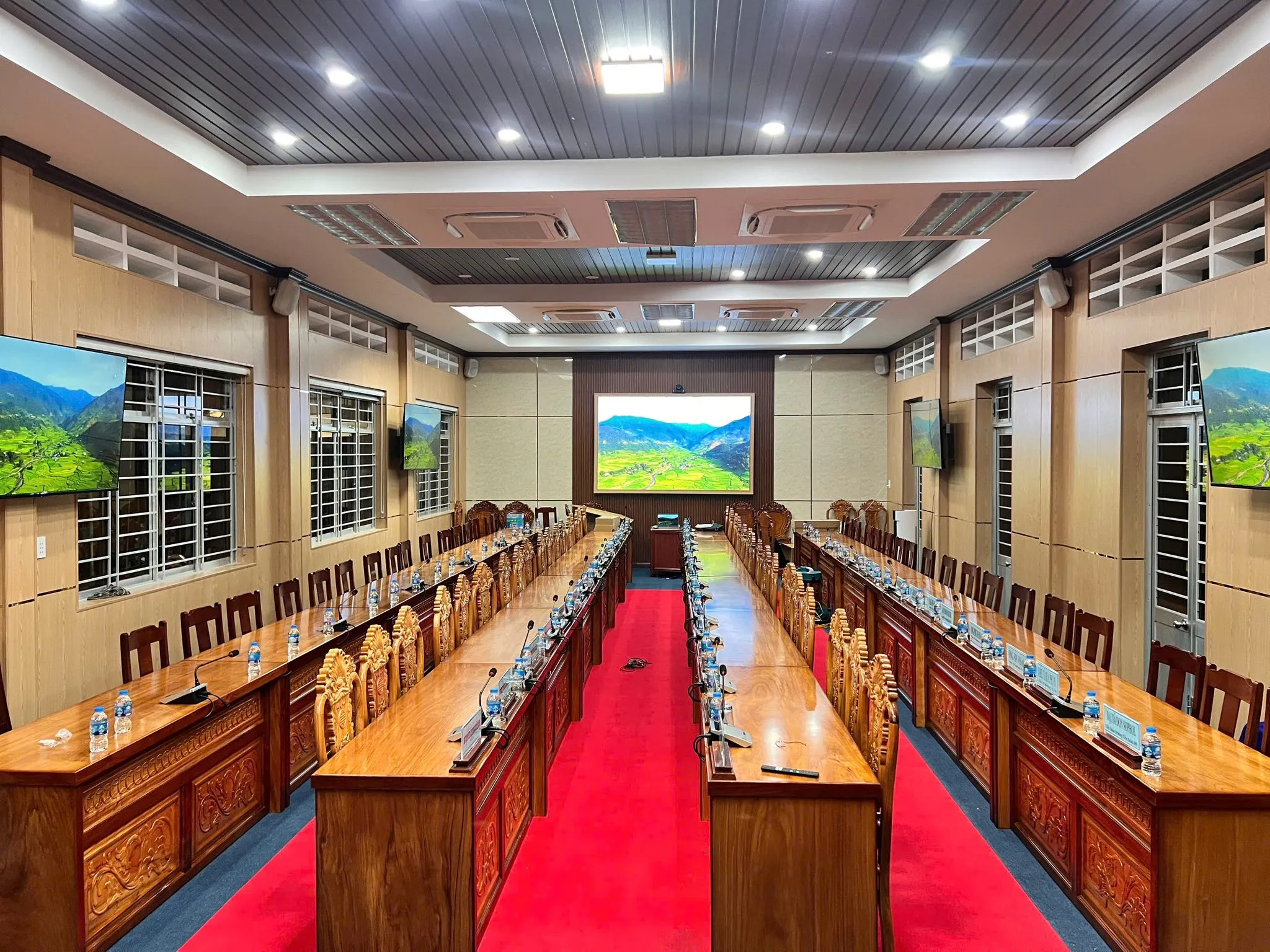 Hệ thống âm thanh phòng họp xã Khánh Hưng, tỉnh Tây Ninh